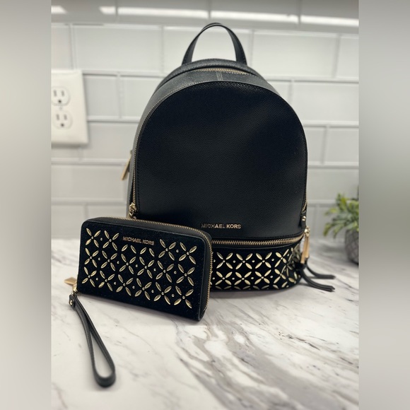 Michael Kors Backpack & Wristlet - Picture 9 of 9